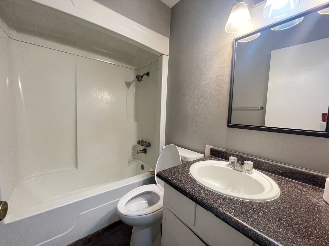 4529 W 3rd St - Photo 7 of 8