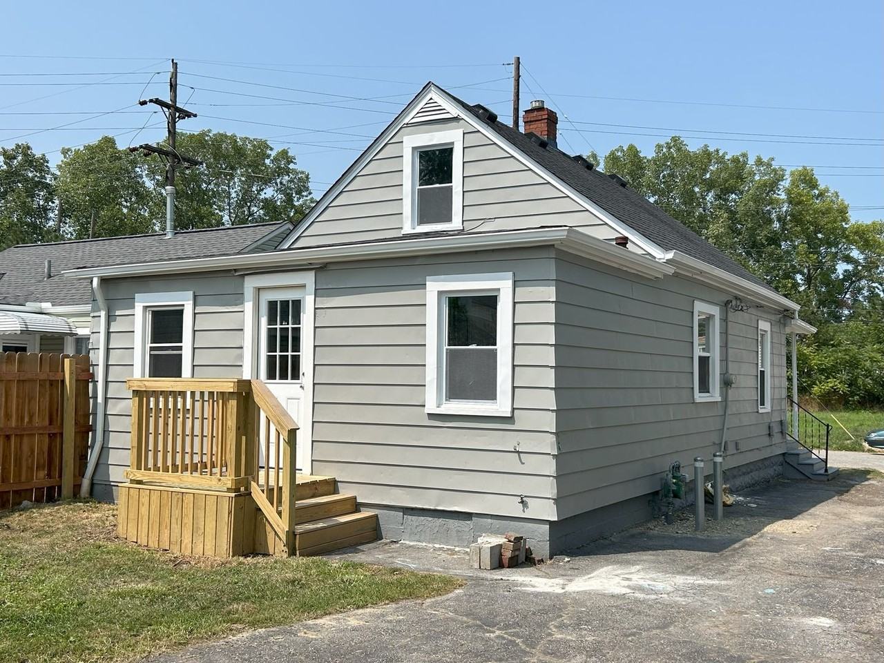 13701 Kirton Ave - Photo 2 of 50