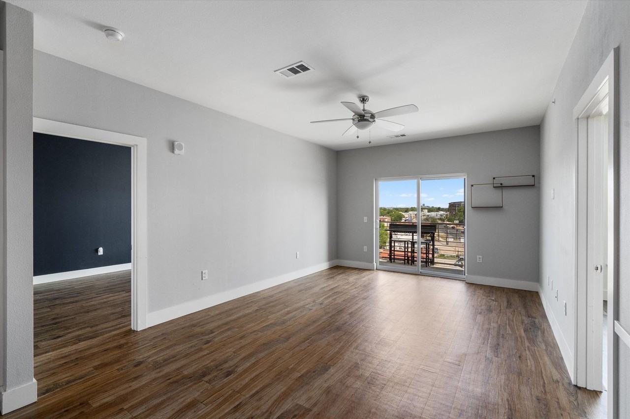 6444 Burnet Rd #501 - Photo 6 of 28