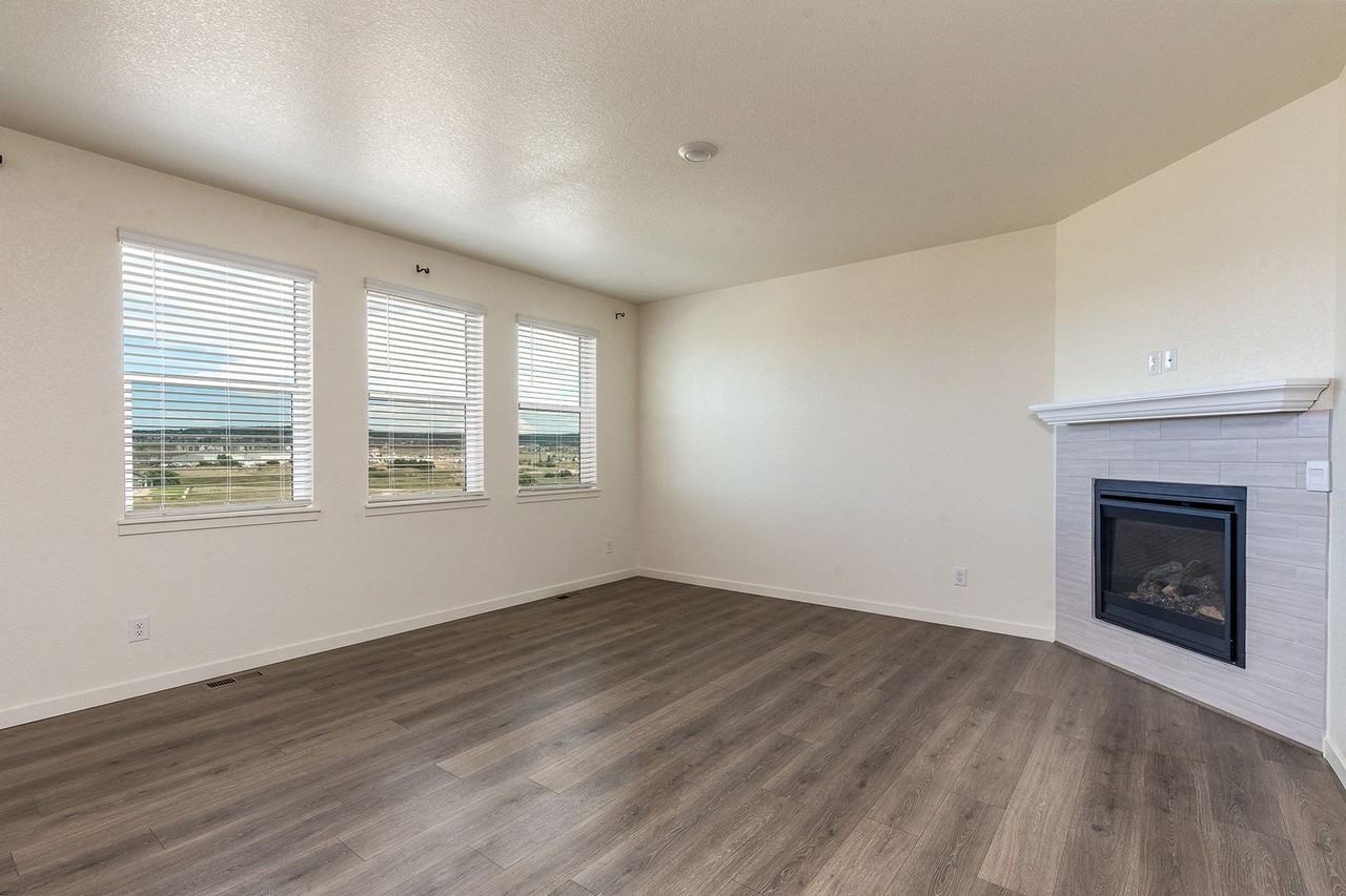 15898 Little Bluestem Rd - Photo 4 of 39