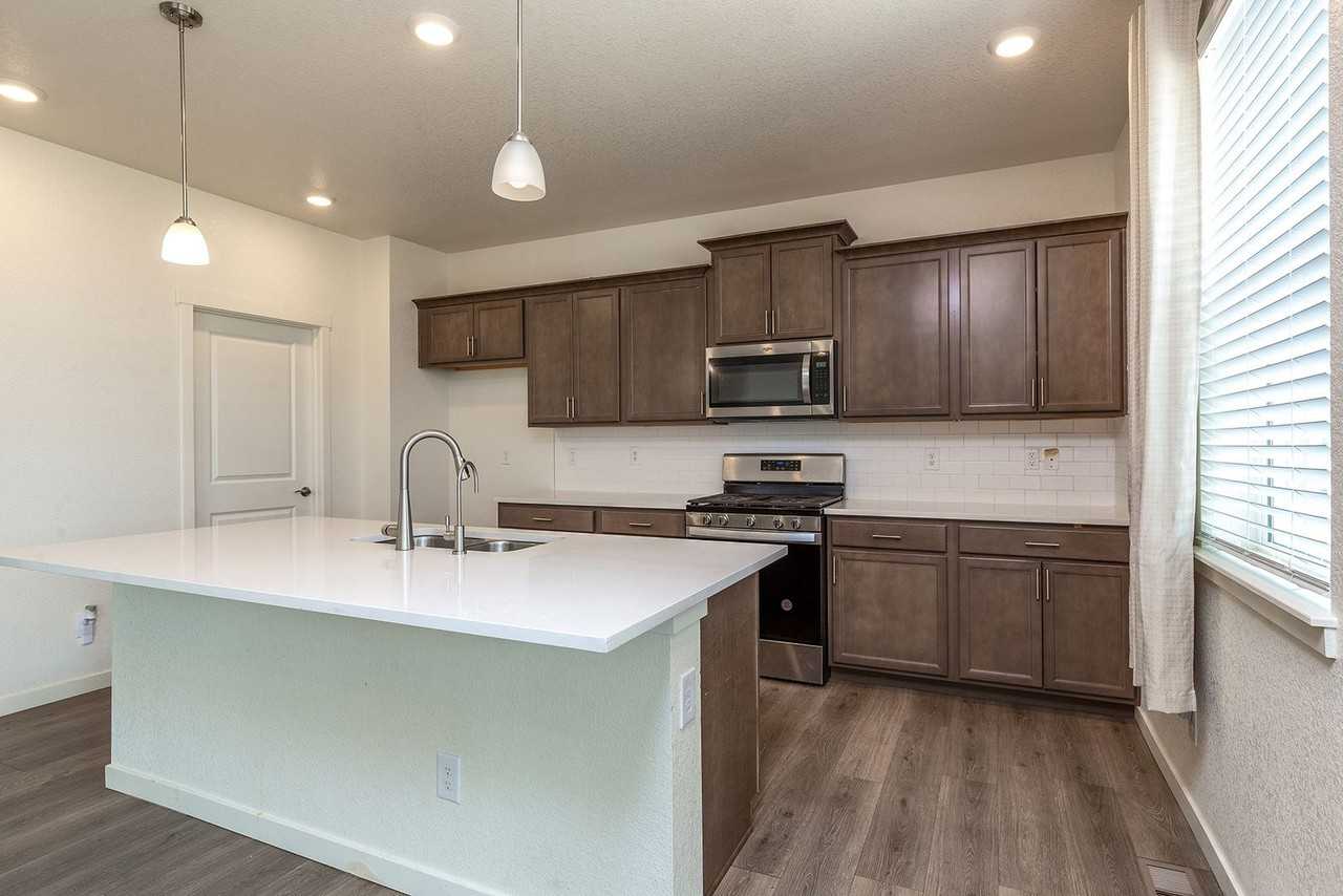 15898 Little Bluestem Rd - Photo 7 of 39