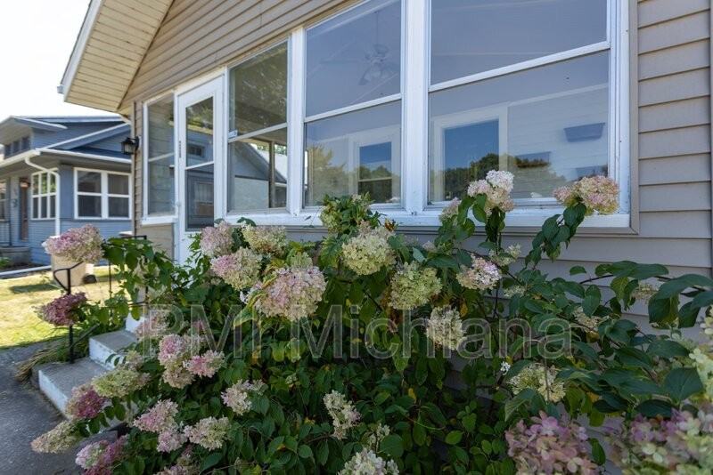 228 Tonti St - Photo 3 of 37