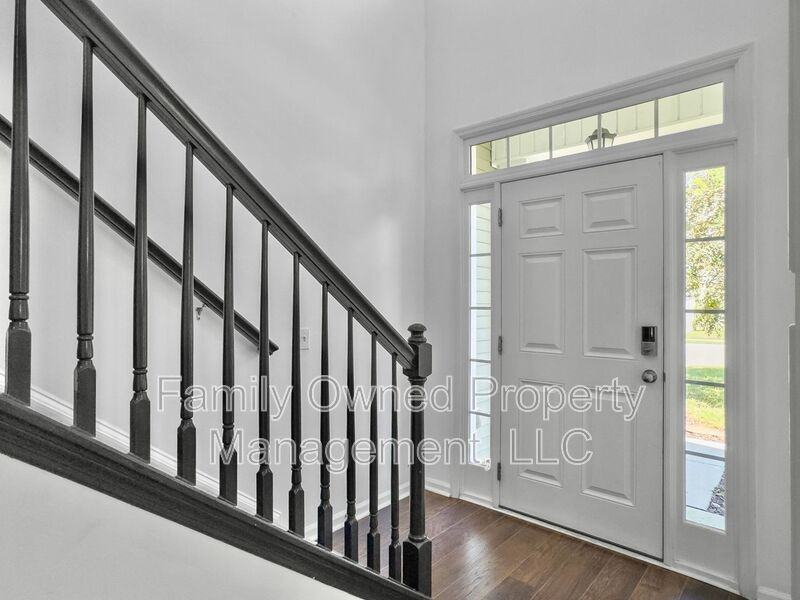 1054 Whitlow Blvd - Photo 7 of 50