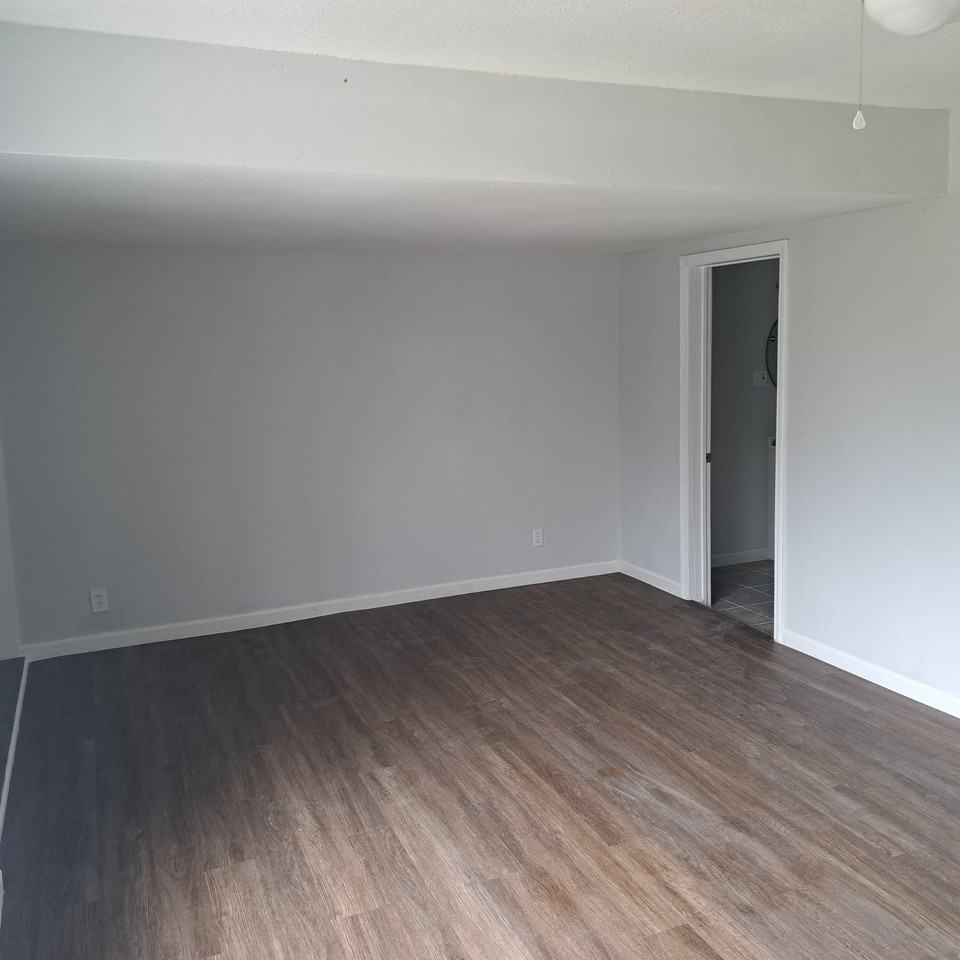 423 Ellana Claire St #NA - Photo 5 of 11