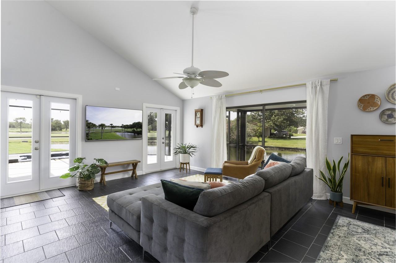 320 Southview Ct #NA - Photo 2 of 30