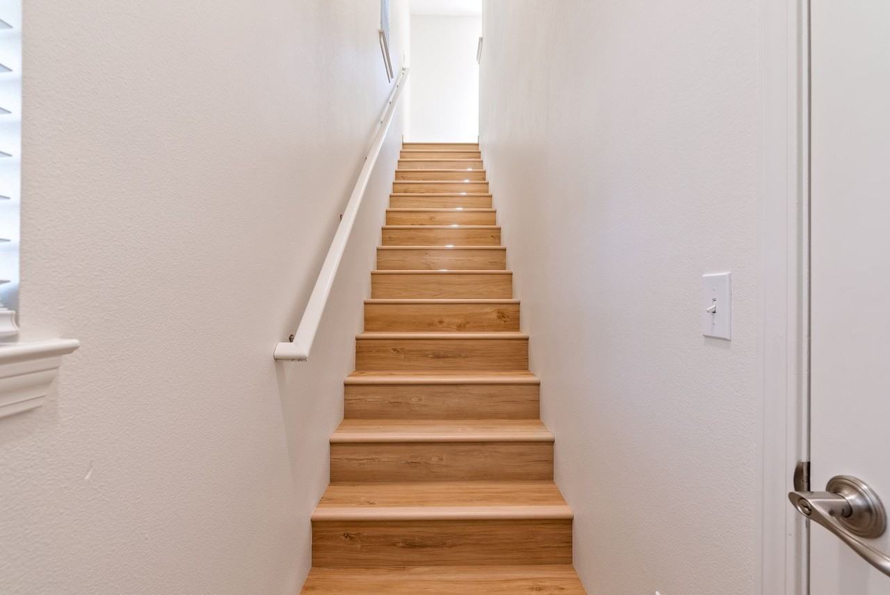 3368 Rockview Pl - Photo 4 of 18