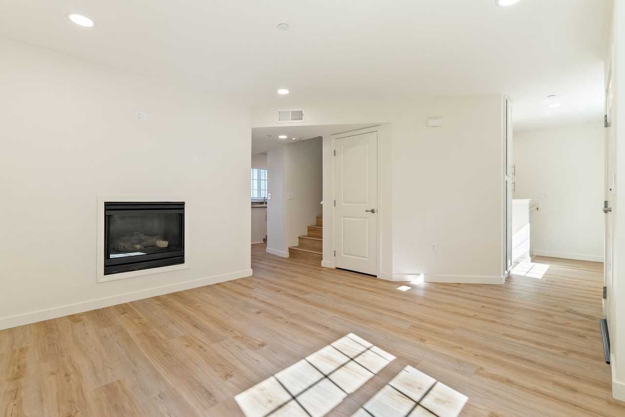 3368 Rockview Pl - Photo 7 of 18