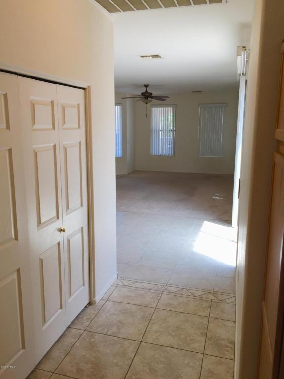 9021 E Glade Ave - Photo 4 of 18
