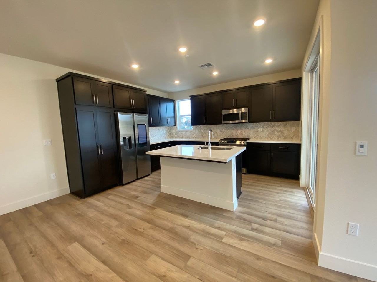 6480 Rosebay Ct - Photo 5 of 32
