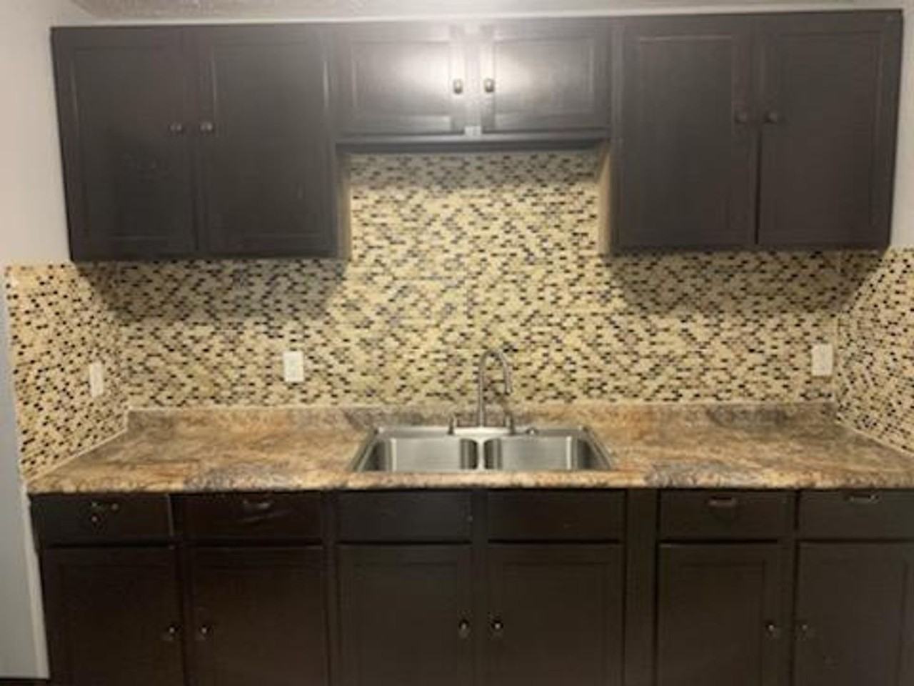 16637 S Amite Dr - Photo 2 of 6