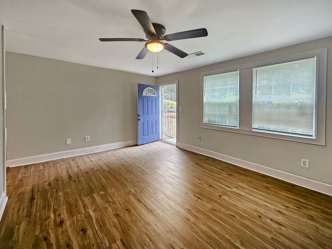 382 Cologne Dr Se - Photo 4 of 29