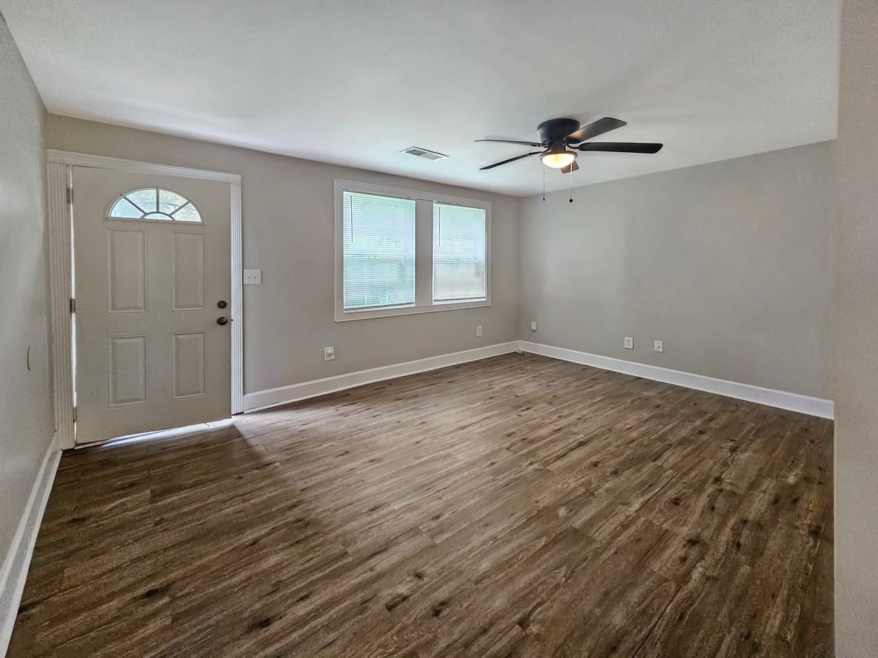 382 Cologne Dr Se - Photo 6 of 29