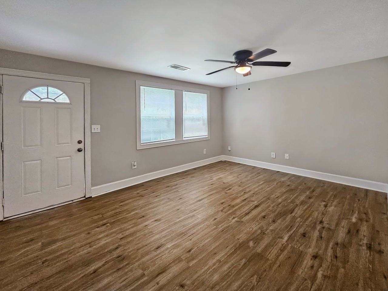 382 Cologne Dr Se - Photo 7 of 29