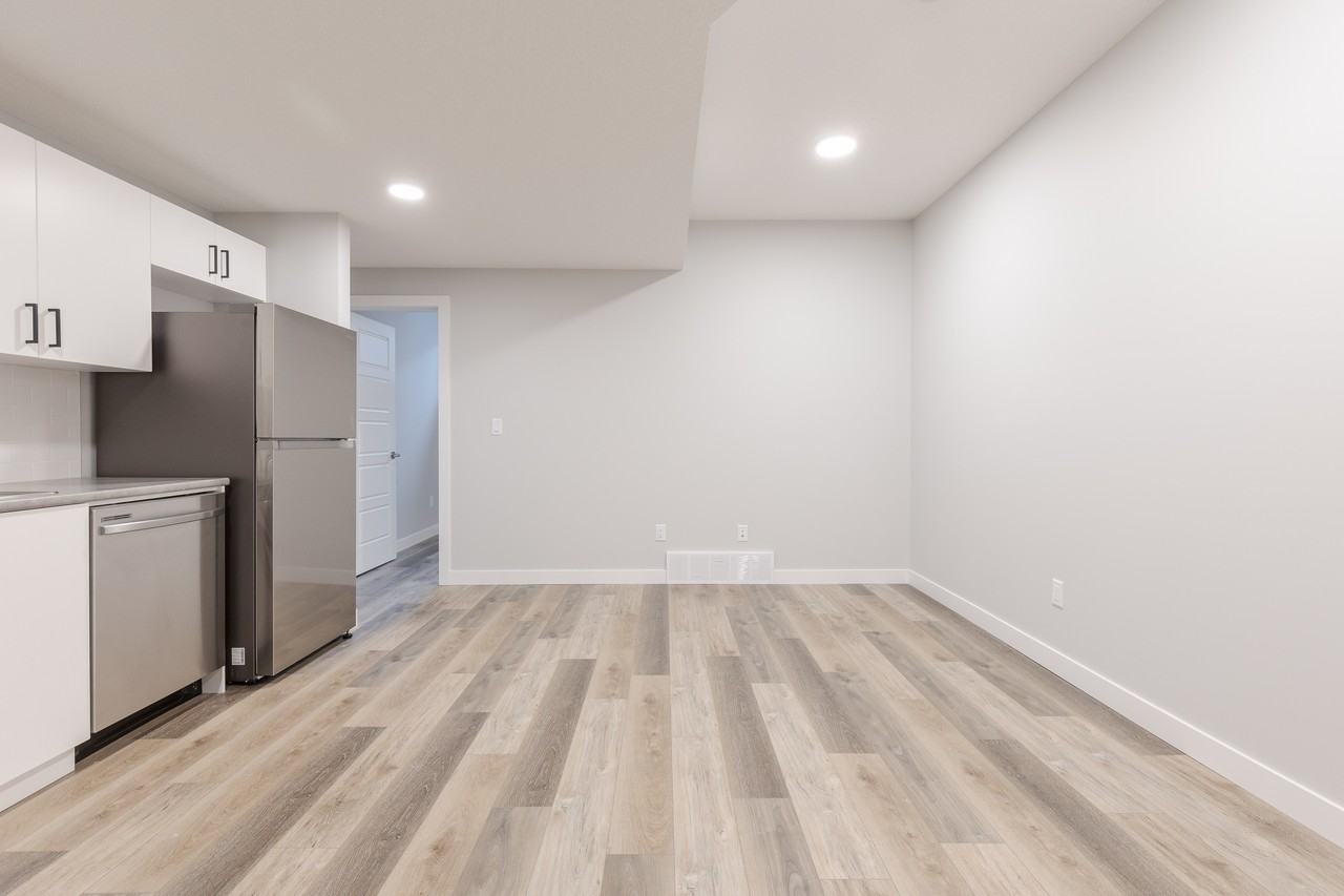 586 Glenridding Ravine Drive Southwest #BSMT - Photo 5 of 16