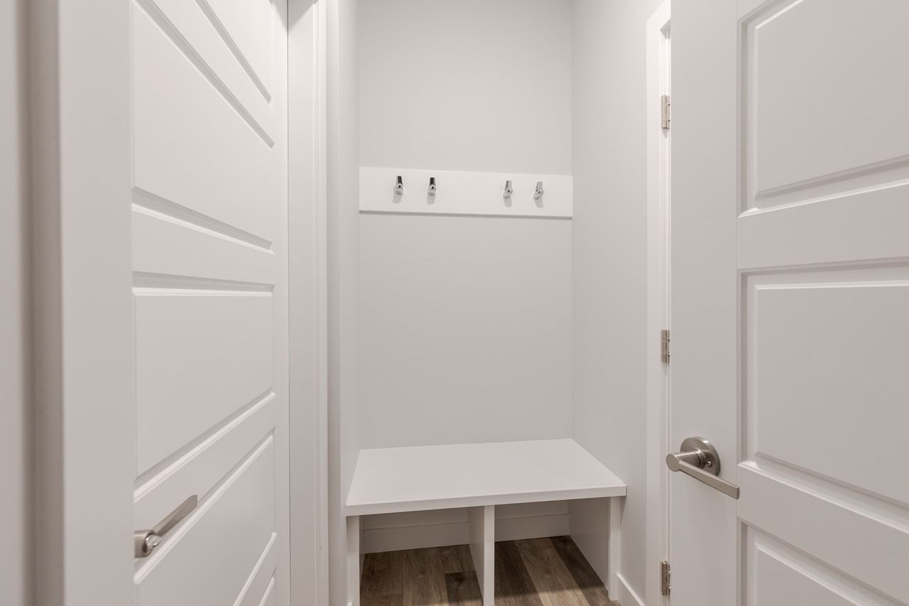 586 Glenridding Ravine Drive Southwest #BSMT - Photo 2 of 16