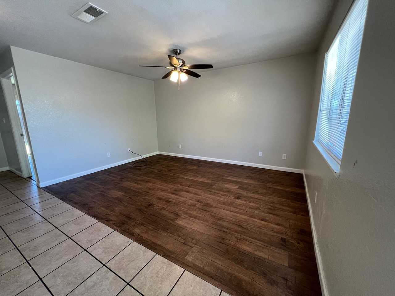 Vermont Ave - Photo 3 of 7