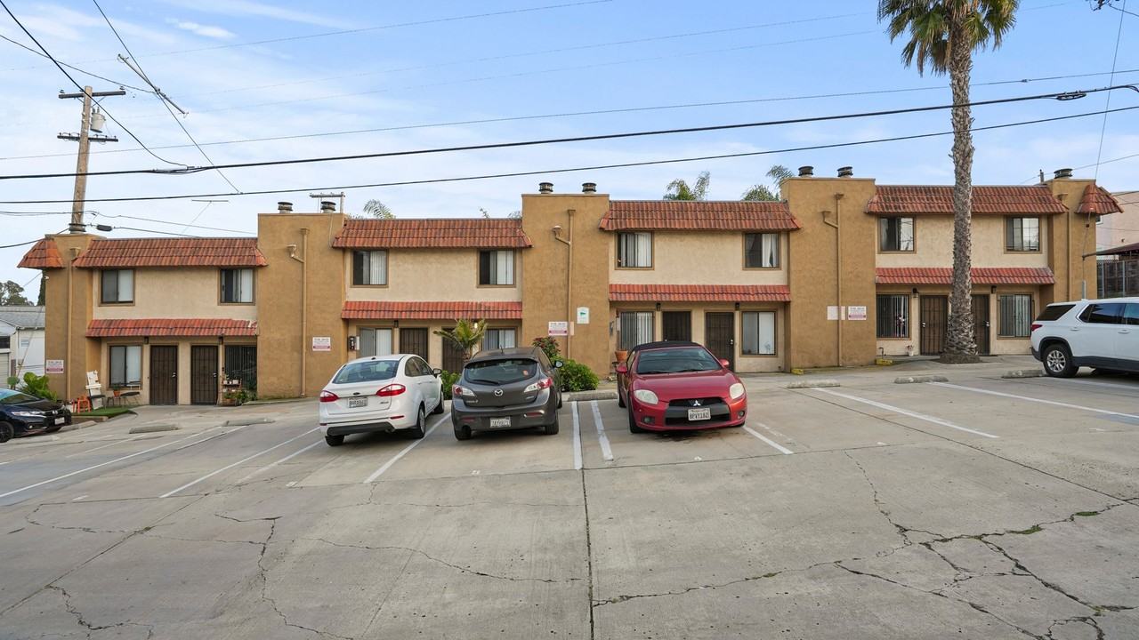 Boundary Street Apartments - Photo 2 of 4