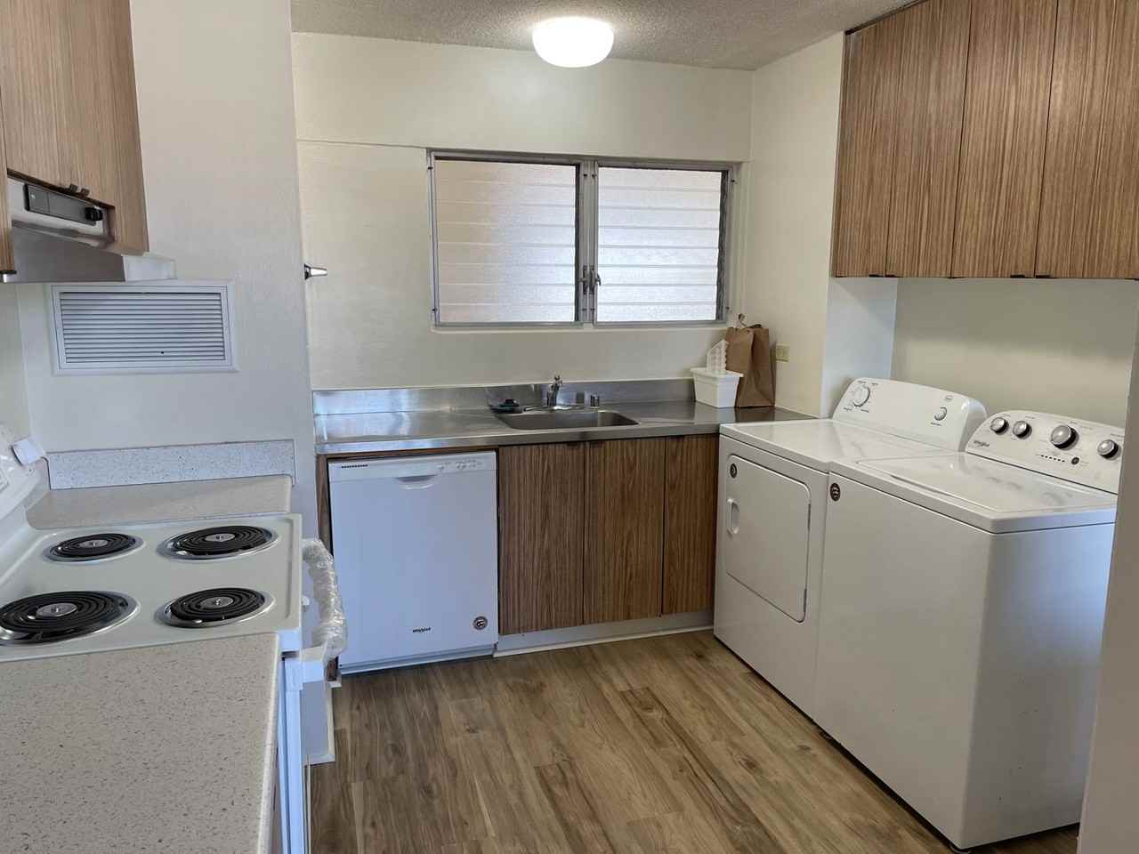 1309 Wilder Ave #1401 - Photo 2 of 21