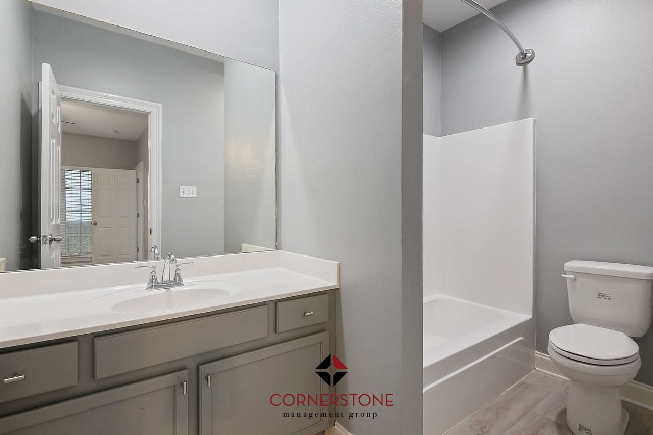 4625 Burbank Dr #607 - Photo 5 of 16