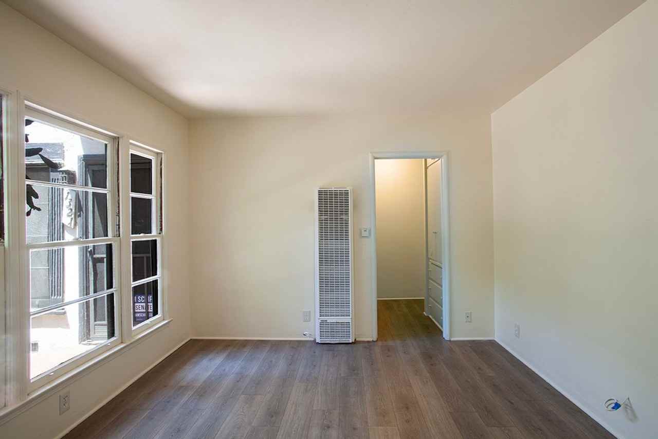 Orange - Photo 2 of 12