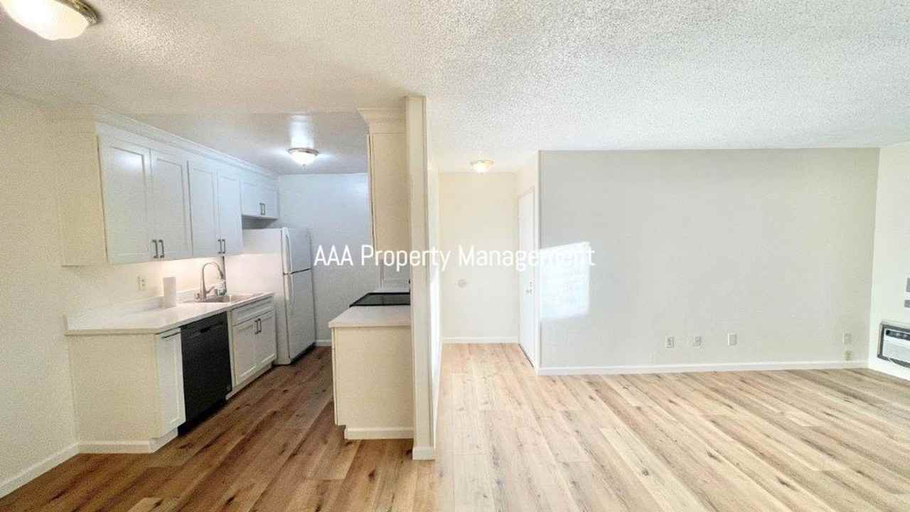 101 Kinross Drive #21 - Photo 5 of 24