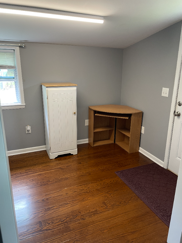 975 Crawford Rd - Photo 3 of 15