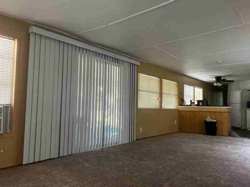 10385 Lynnwood Ave - Photo 2 of 9