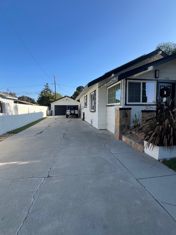 1128 W Pine St - Photo 2 of 13