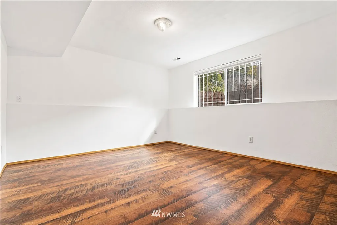 8613 Asotin St S - Photo 7 of 8