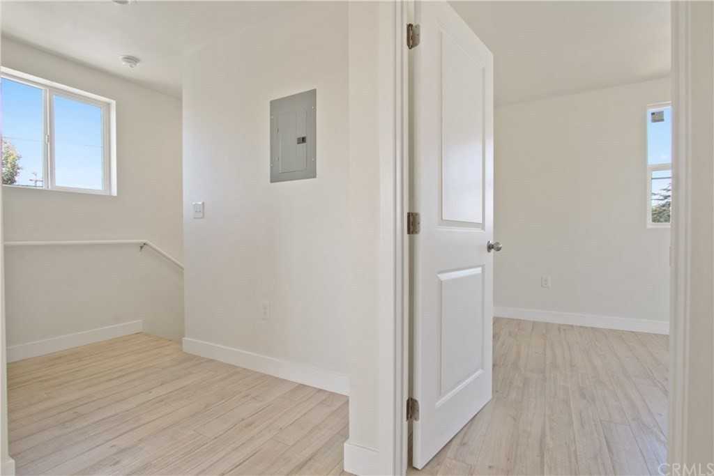 10015 Baring Cross St #NA - Photo 5 of 10