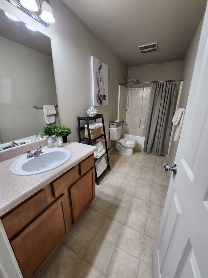 25013 Se 18th St - Photo 5 of 10
