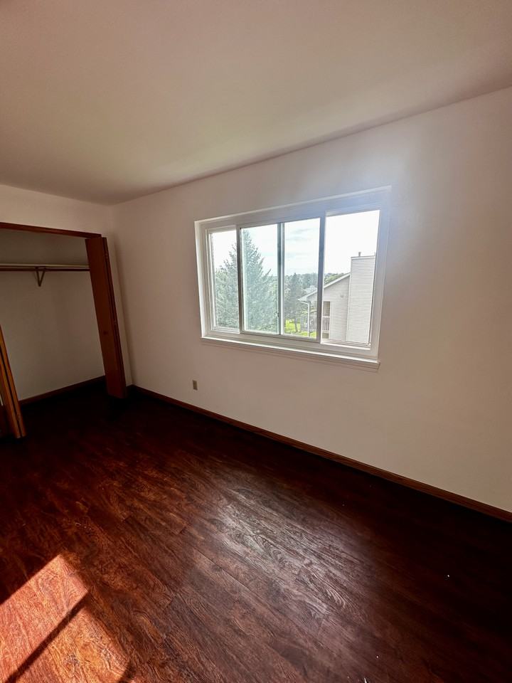 1115 N Windsor Ave #NA - Photo 4 of 8