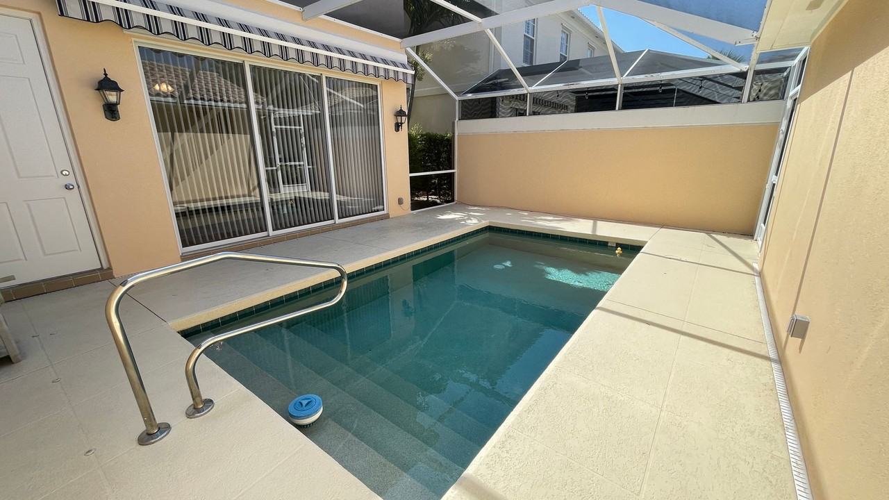 7677 Bergamo Ave - Photo 2 of 30