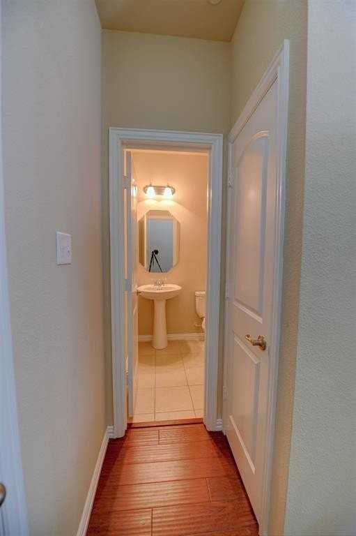 1933 Argyle Lane - Photo 4 of 15