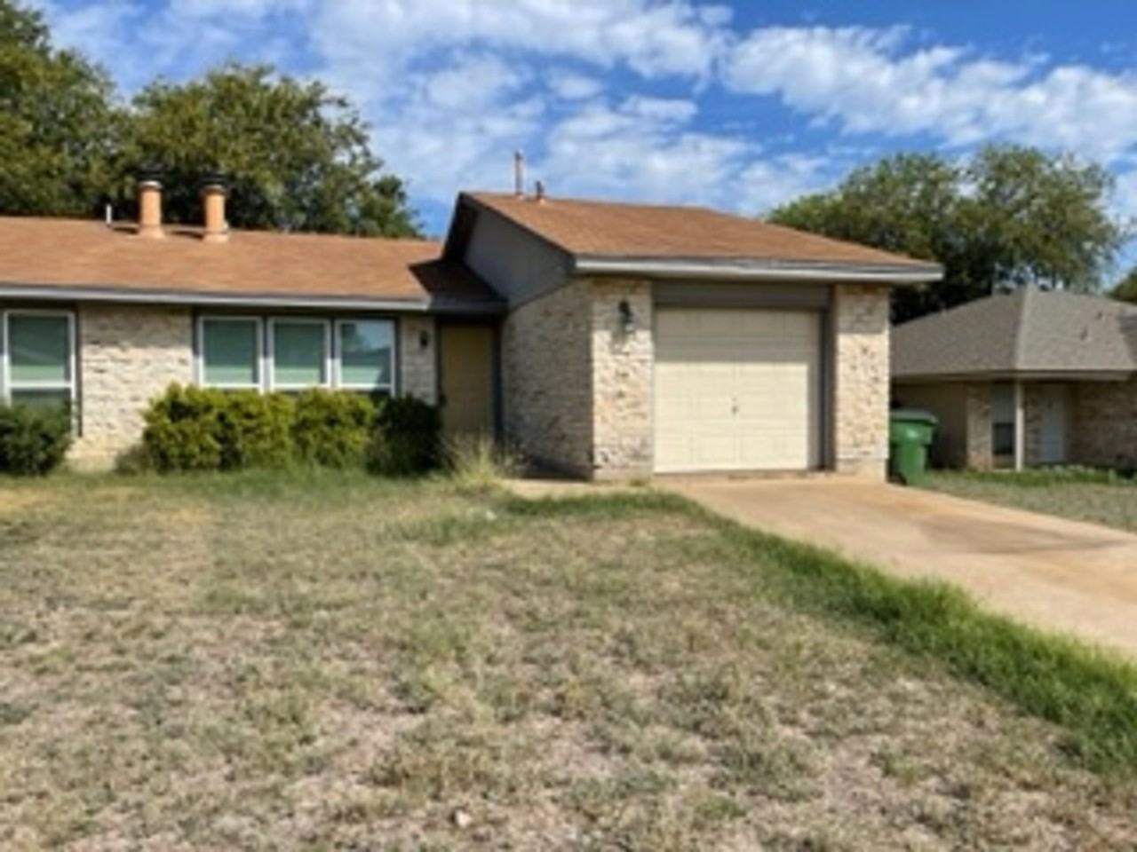 606B Country Aire Dr - Photo 2 of 19