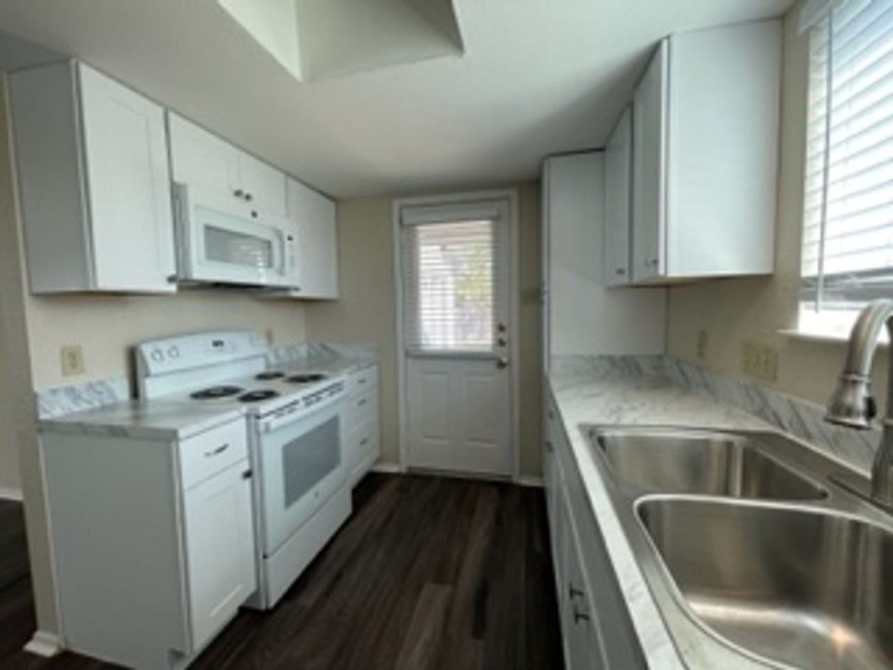 606B Country Aire Dr - Photo 6 of 19