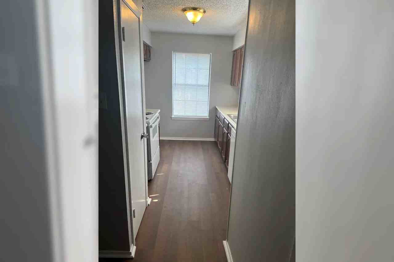 403 N Rainbow Dr - Photo 2 of 9