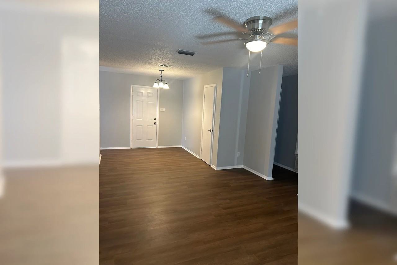 403 N Rainbow Dr - Photo 3 of 9