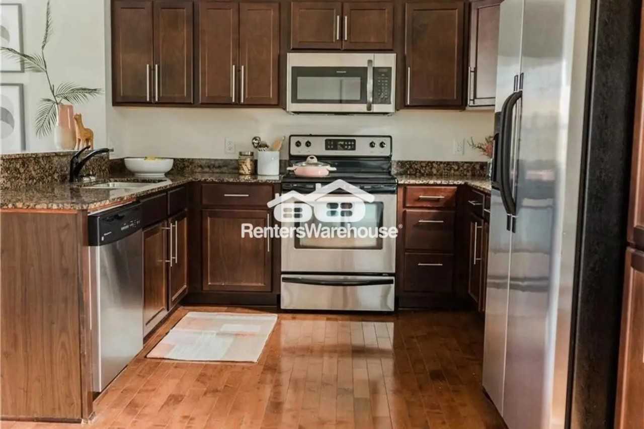 2116 High St - Photo 2 of 11