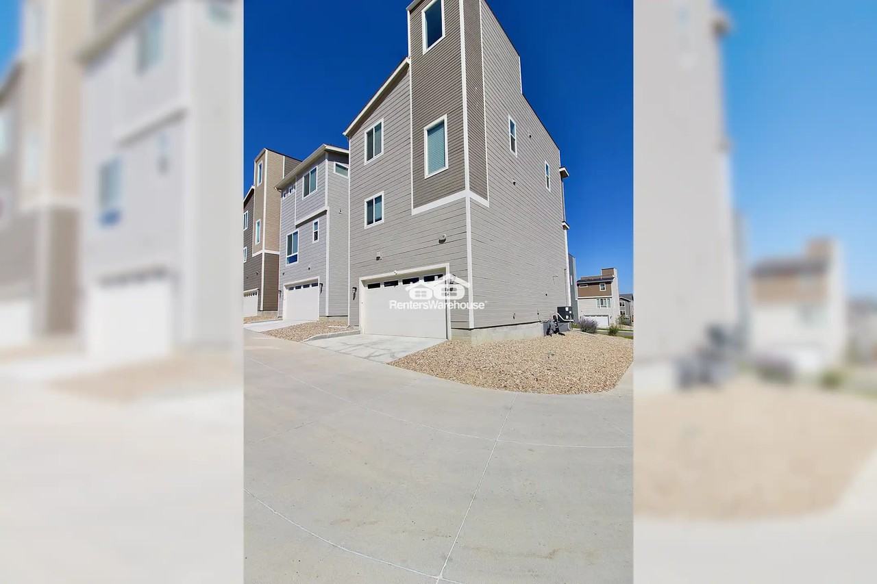 11466 W Grand Way - Photo 2 of 29