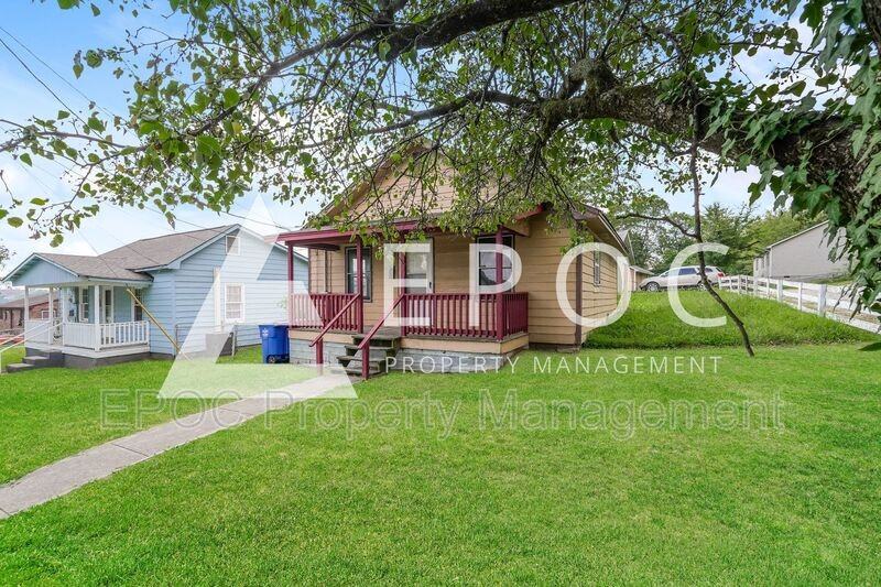 1210 W 13th St - Photo 2 of 17