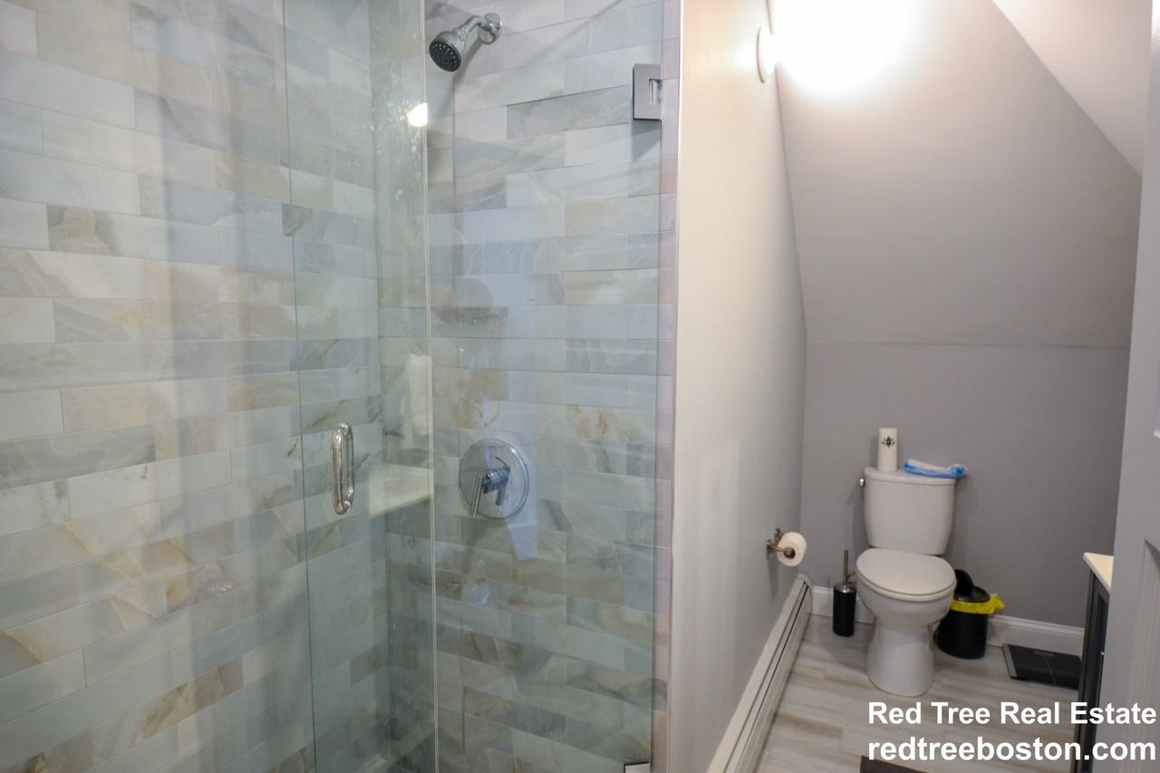 68 South St #3 - Photo 4 of 8