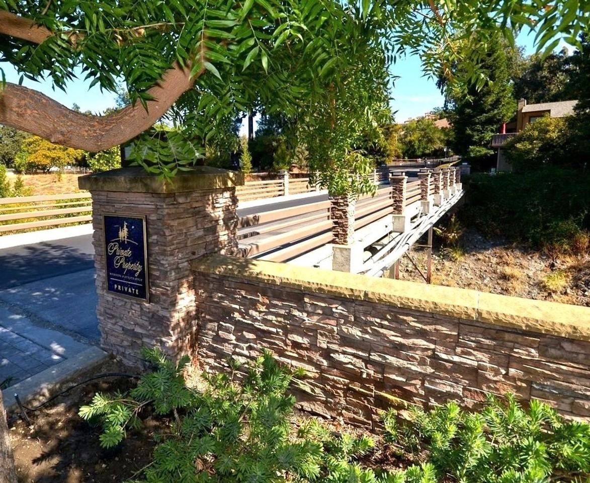 134 Alamo Sq - Photo 2 of 47