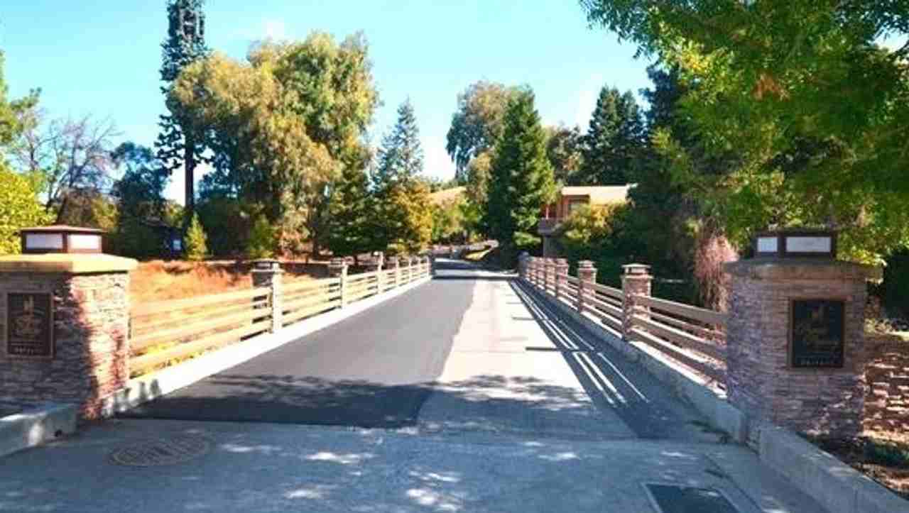 134 Alamo Sq - Photo 3 of 47