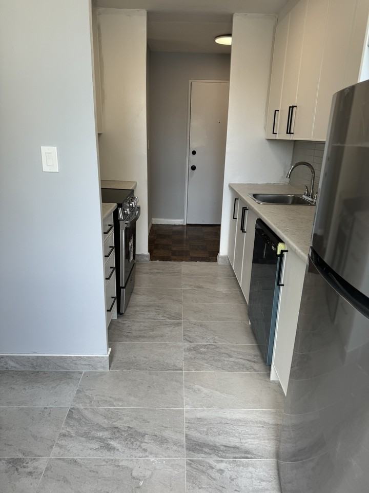 470 Mortimer Avenue #207 - Photo 4 of 10