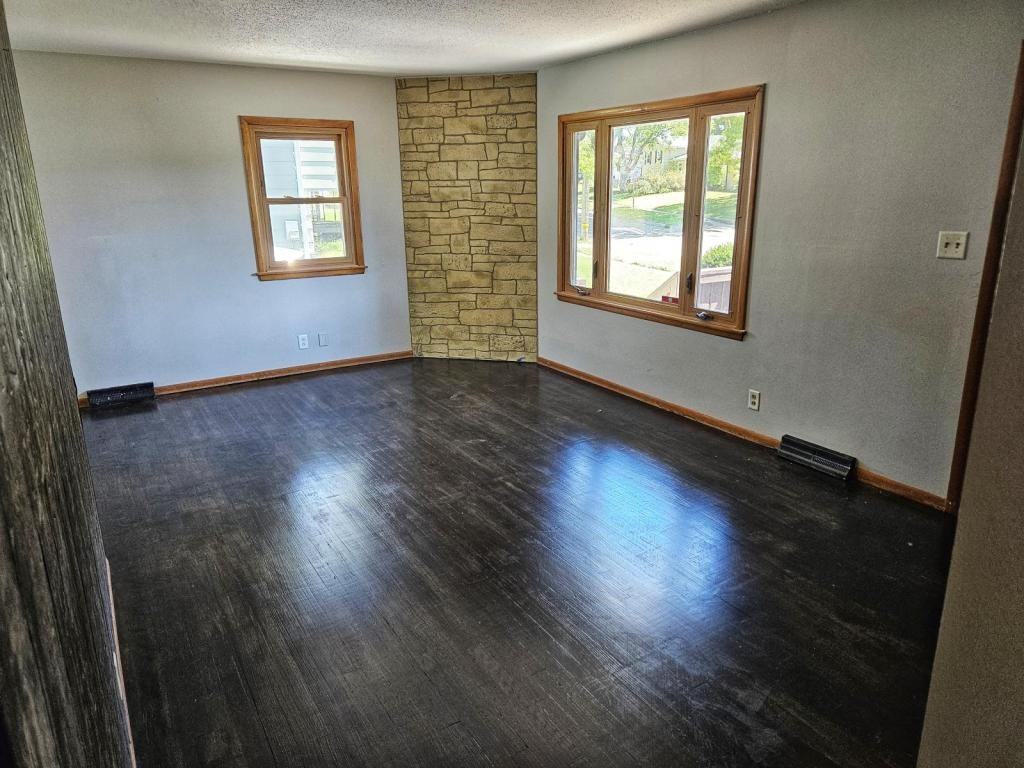 4040 Boyd St - Photo 5 of 15