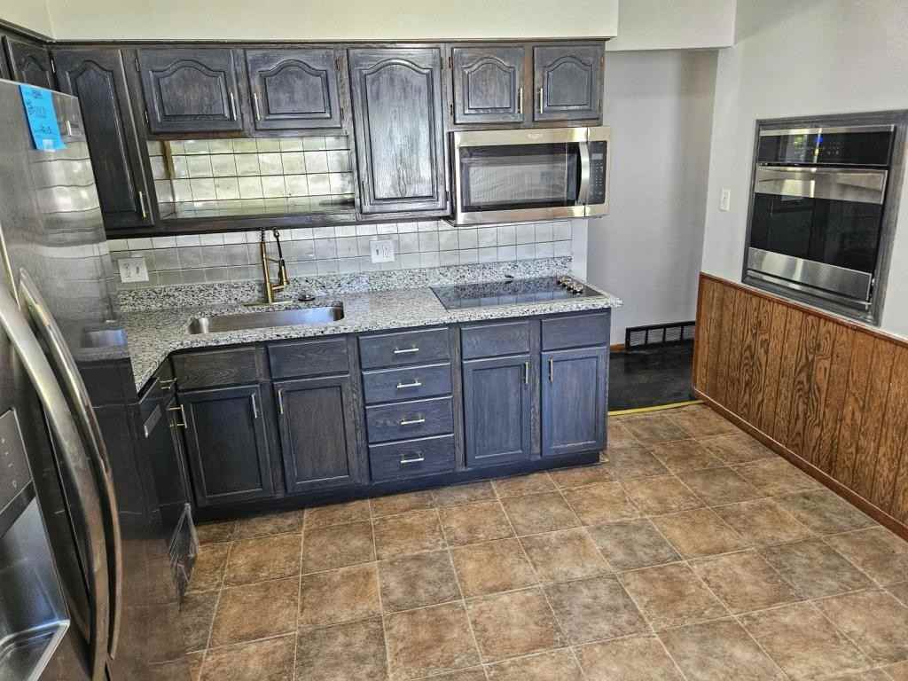 4040 Boyd St - Photo 6 of 15