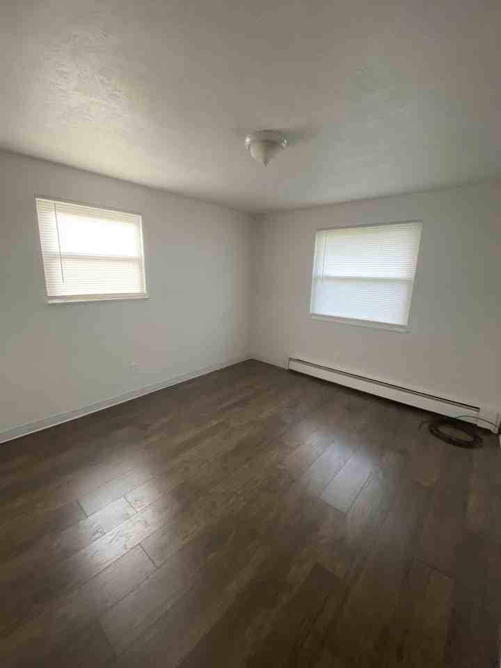 3996 S Schenley Ave #4 - Photo 5 of 8