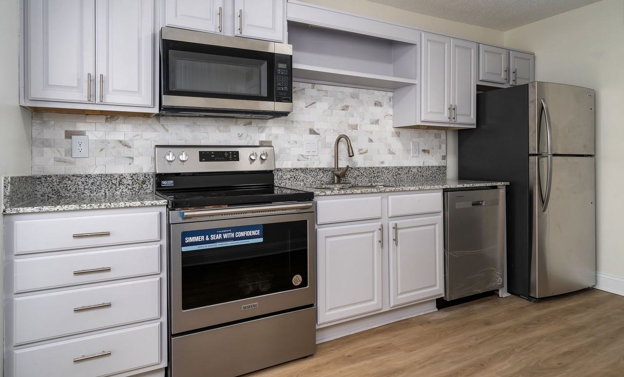 Beacon Pointe Apartments - Photo 6 of 42