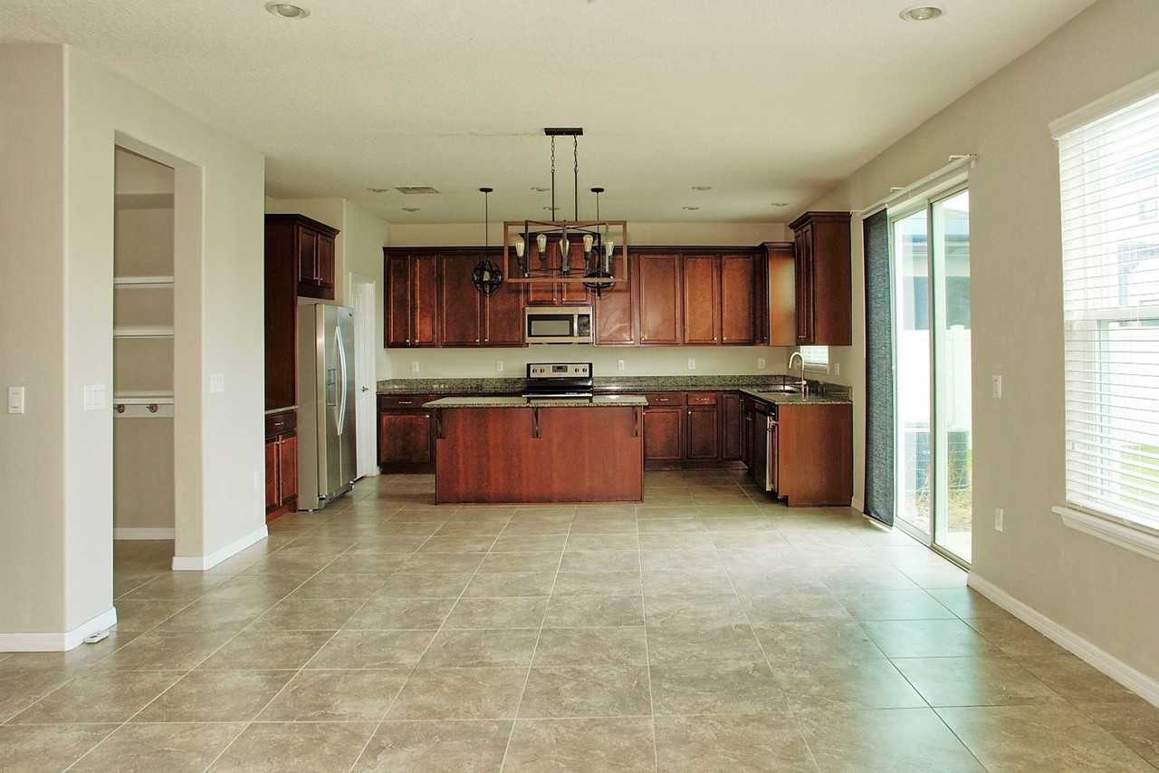 3013 Jardin St - Photo 5 of 37